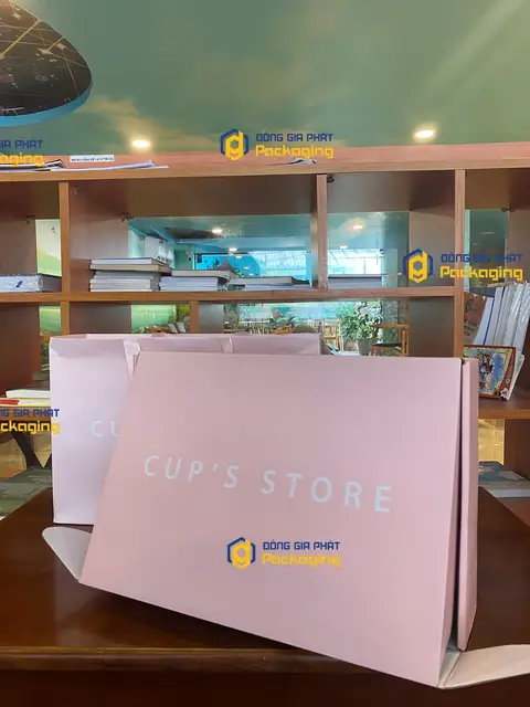 Túi giấy không quai Cup's Store màu hồng phấn